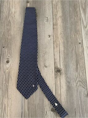 Versace Classic V2 Mens Silk Luxury Necktie Handmade In Italy